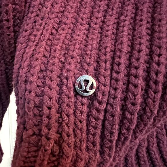 Lululemon Bring the Cozy Burgundy Turtleneck Cable Knit Size 8 Medium - Picture 3 of 7